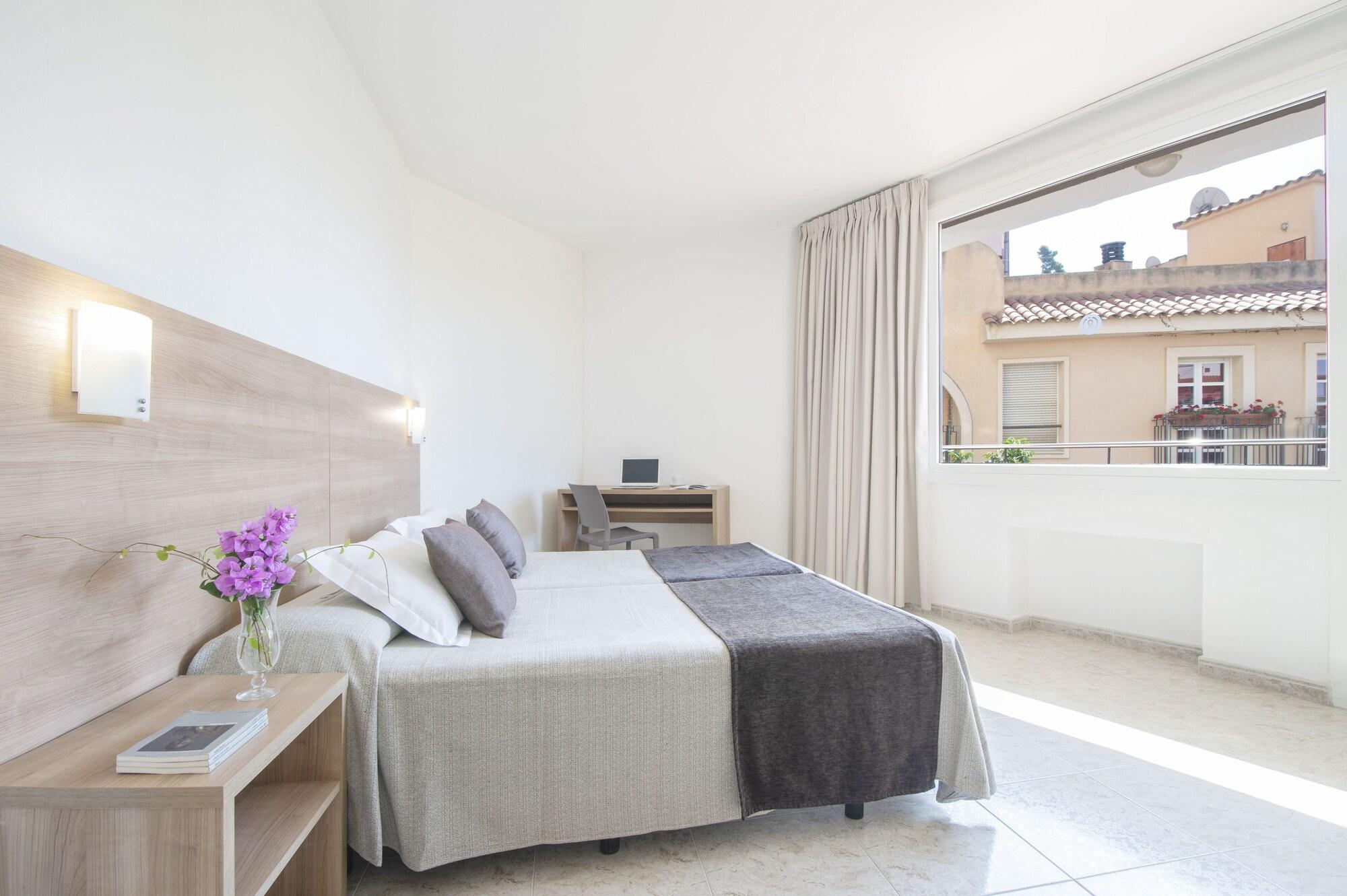 Lloret Santa Rosa By Pierre &